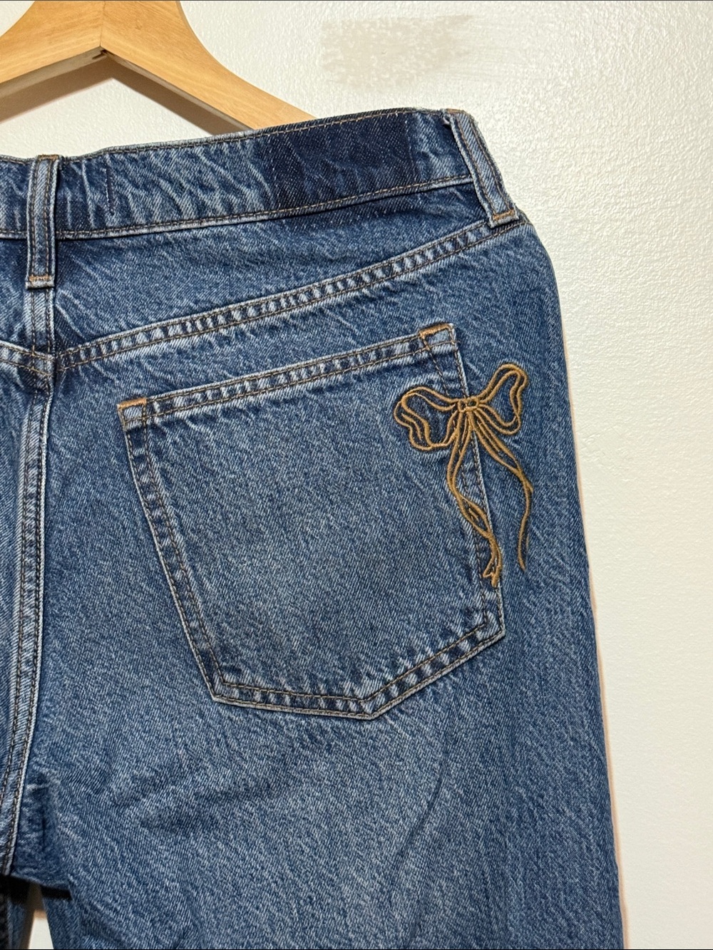 Abercrombie Low Rise Ultra Loose Bow Embroidered Jean - Picture 5 of 7